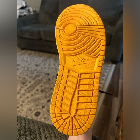 Jordan 1 Retro High OG
Taxi - Picture 5 of 6